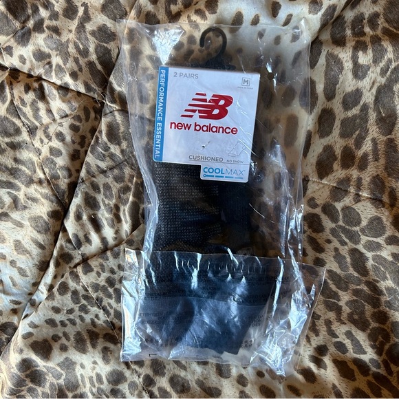 New Balance Coolmax Quarter Socks 2 Pack (Black) NWT - Picture 5 of 6